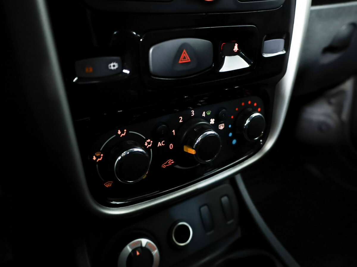 Renault Duster с пробегом — 2014 год. Фото: #19