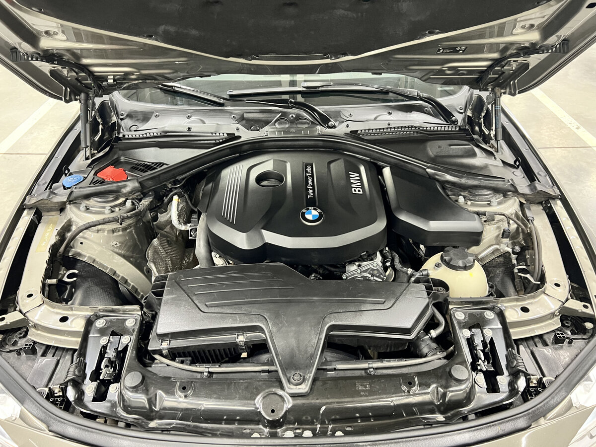 BMW 3 серии с пробегом — 2018 год. Фото: #8