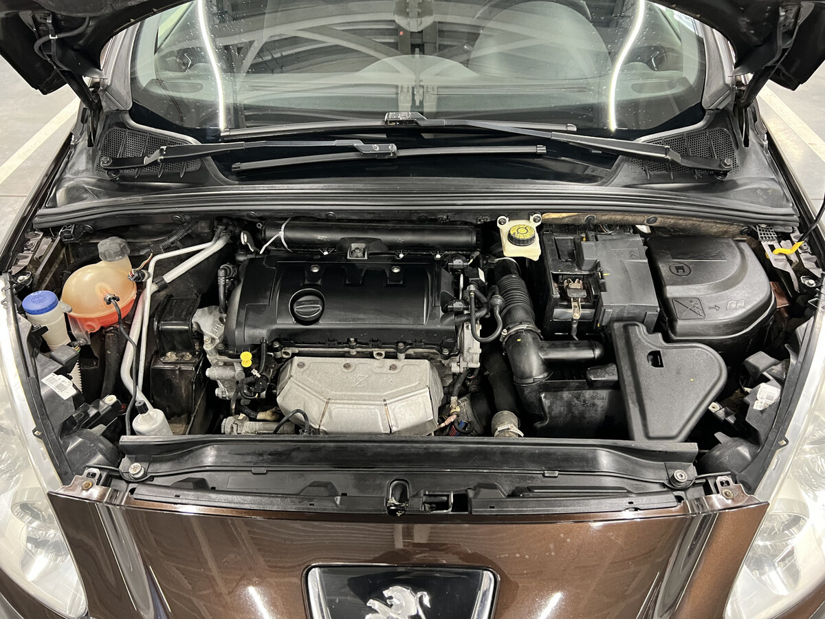 Peugeot 308 с пробегом — 2012 год. Фото: #8