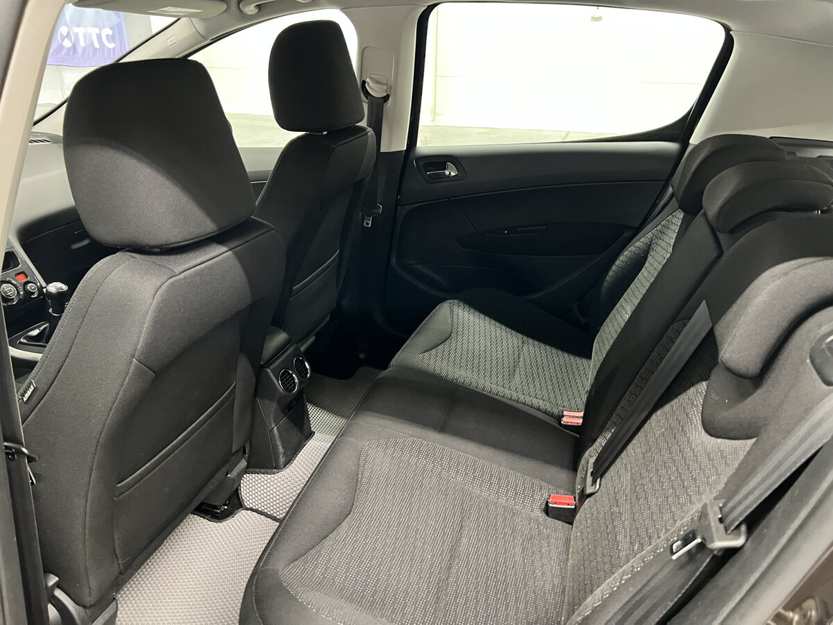 Peugeot 308 с пробегом — 2012 год. Фото: #11