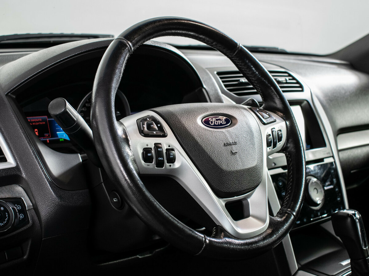 Ford Explorer с пробегом — 2013 год. Фото: #15
