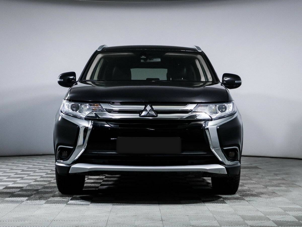 Mitsubishi Outlander с пробегом — 2015 год. Фото: #1