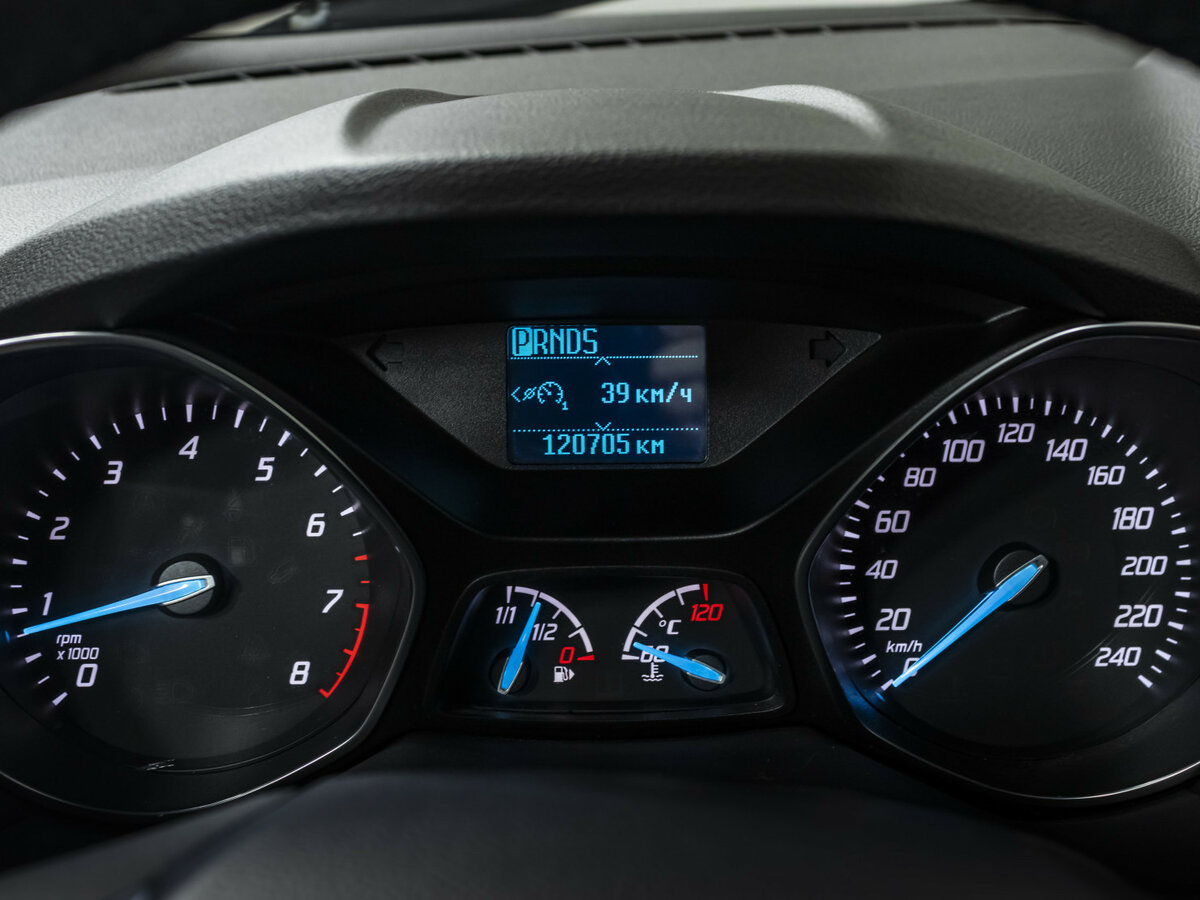 Ford Kuga с пробегом — 2015 год. Фото: #9