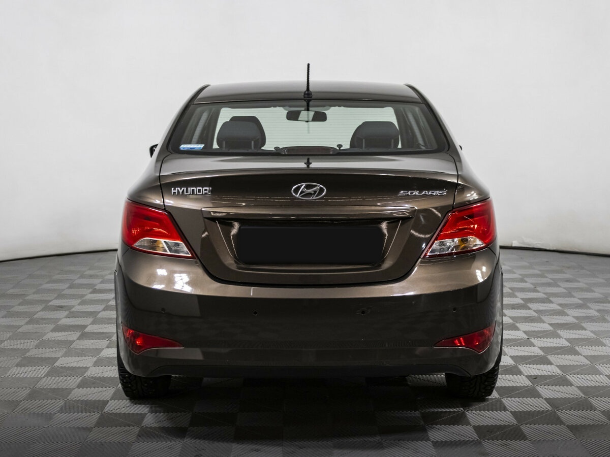 Hyundai Solaris с пробегом — 2015 год. Фото: #5