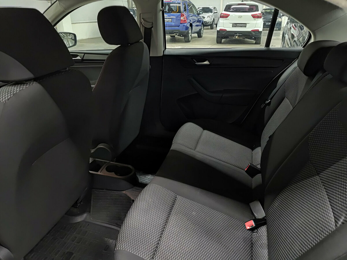 Volkswagen Polo с пробегом — 2021 год. Фото: #11