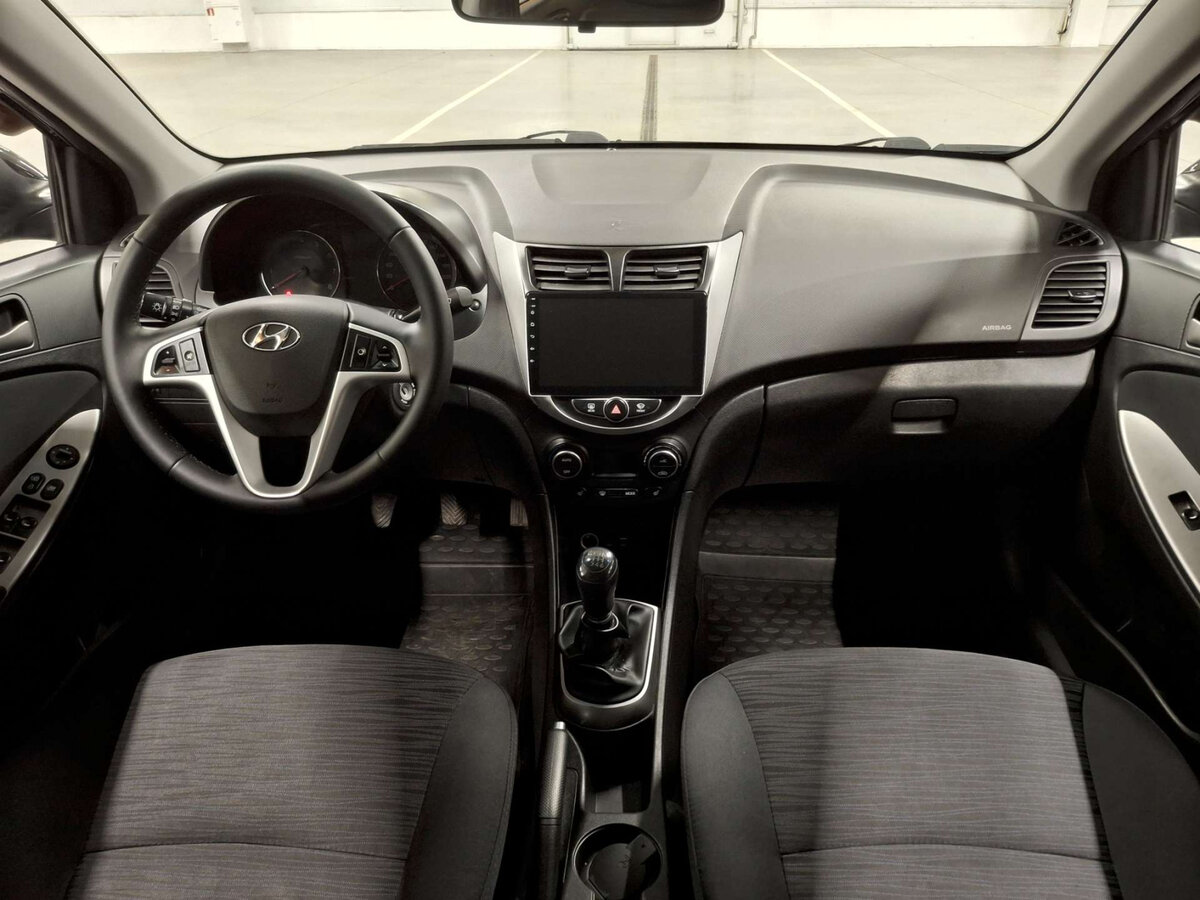 Hyundai Solaris с пробегом — 2016 год. Фото: #13