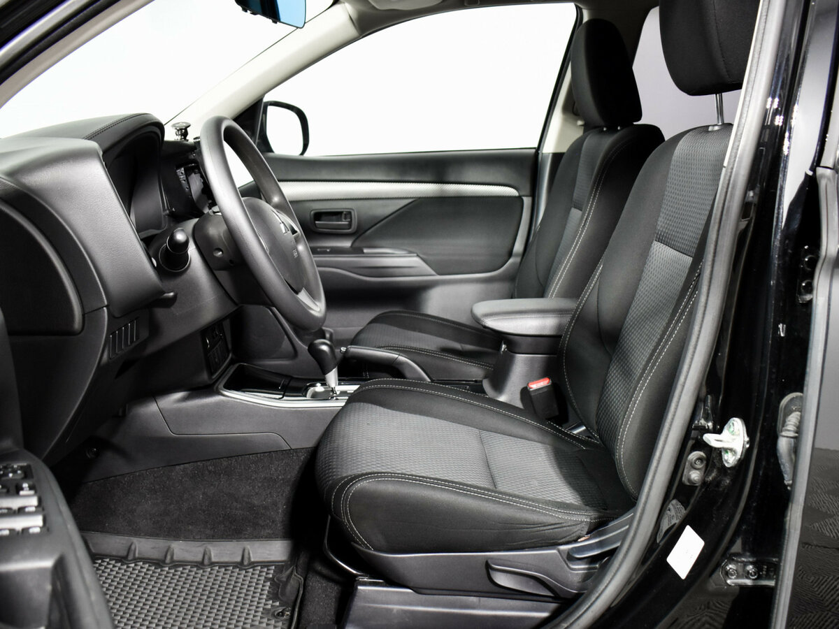 Mitsubishi Outlander с пробегом — 2018 год. Фото: #7