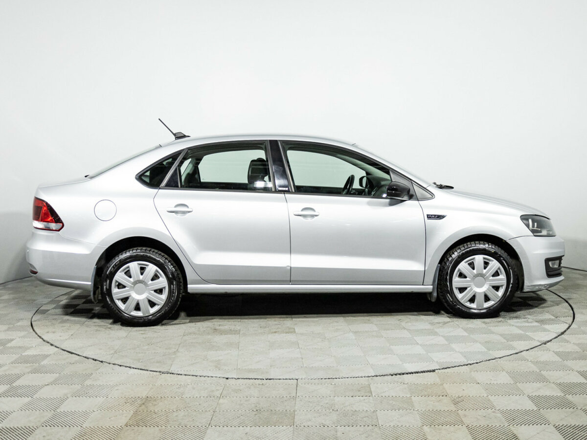 Volkswagen Polo с пробегом — 2017 год. Фото: #3