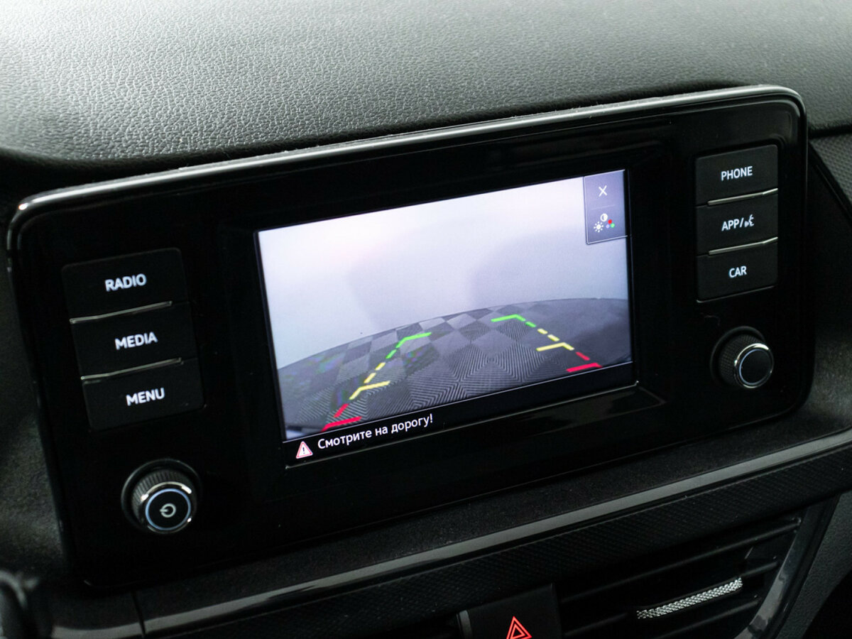 Volkswagen Polo с пробегом — 2021 год. Фото: #13