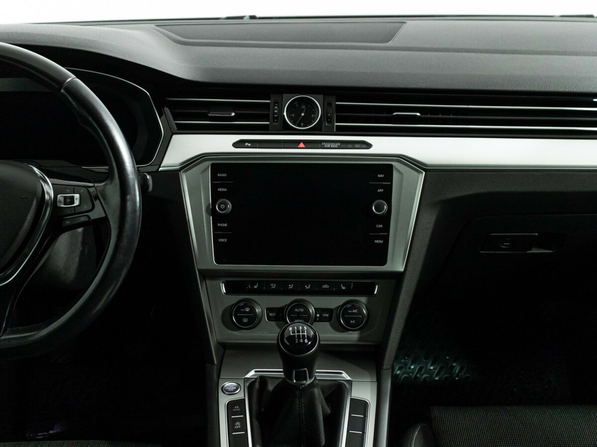 Volkswagen Passat с пробегом — 2017 год. Фото: #13