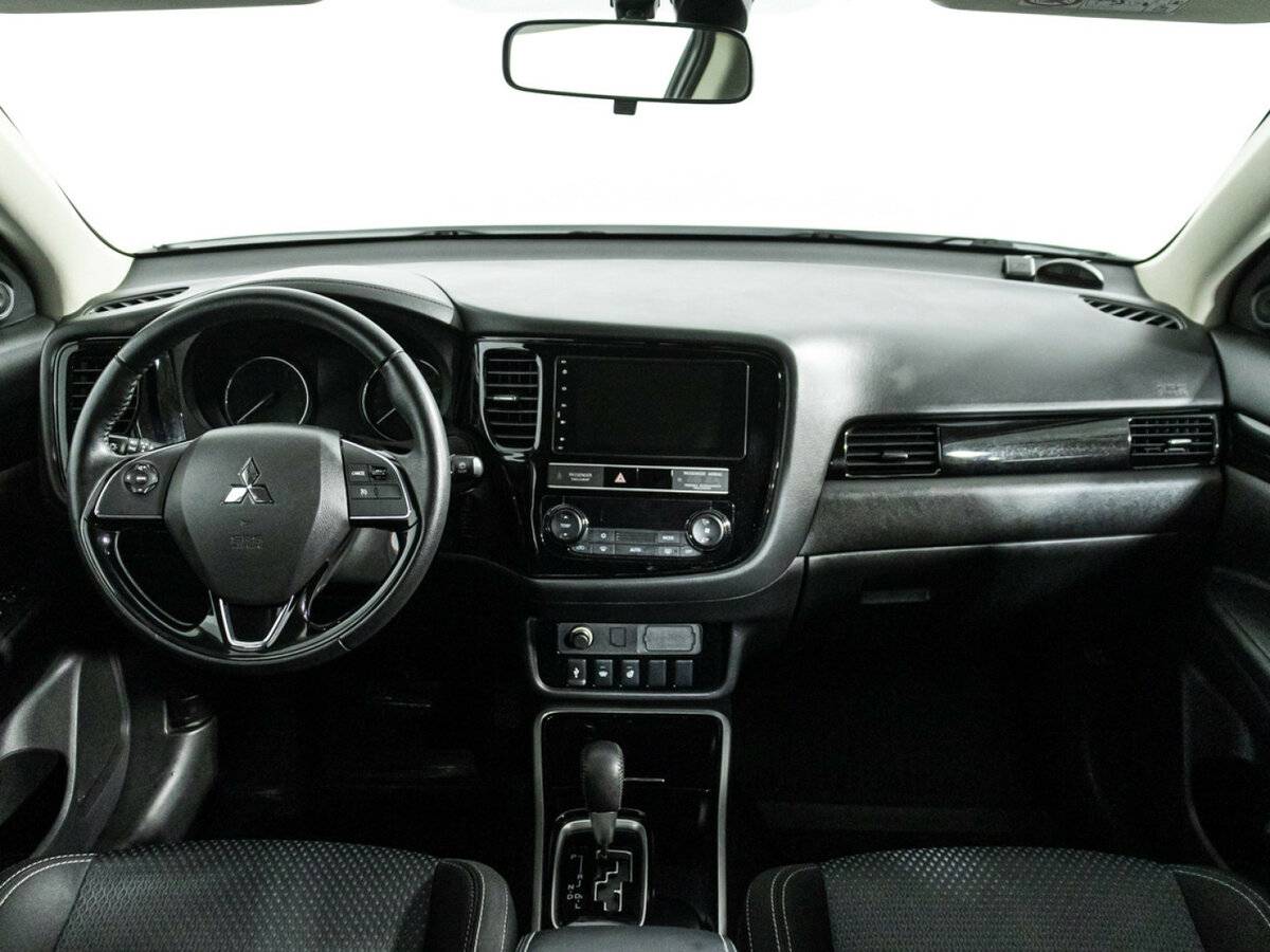 Mitsubishi Outlander с пробегом — 2019 год. Фото: #10