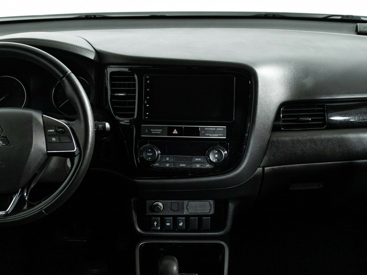 Mitsubishi Outlander с пробегом — 2019 год. Фото: #11