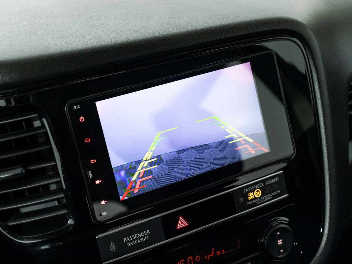 Mitsubishi Outlander с пробегом — 2019 год. Фото: #12