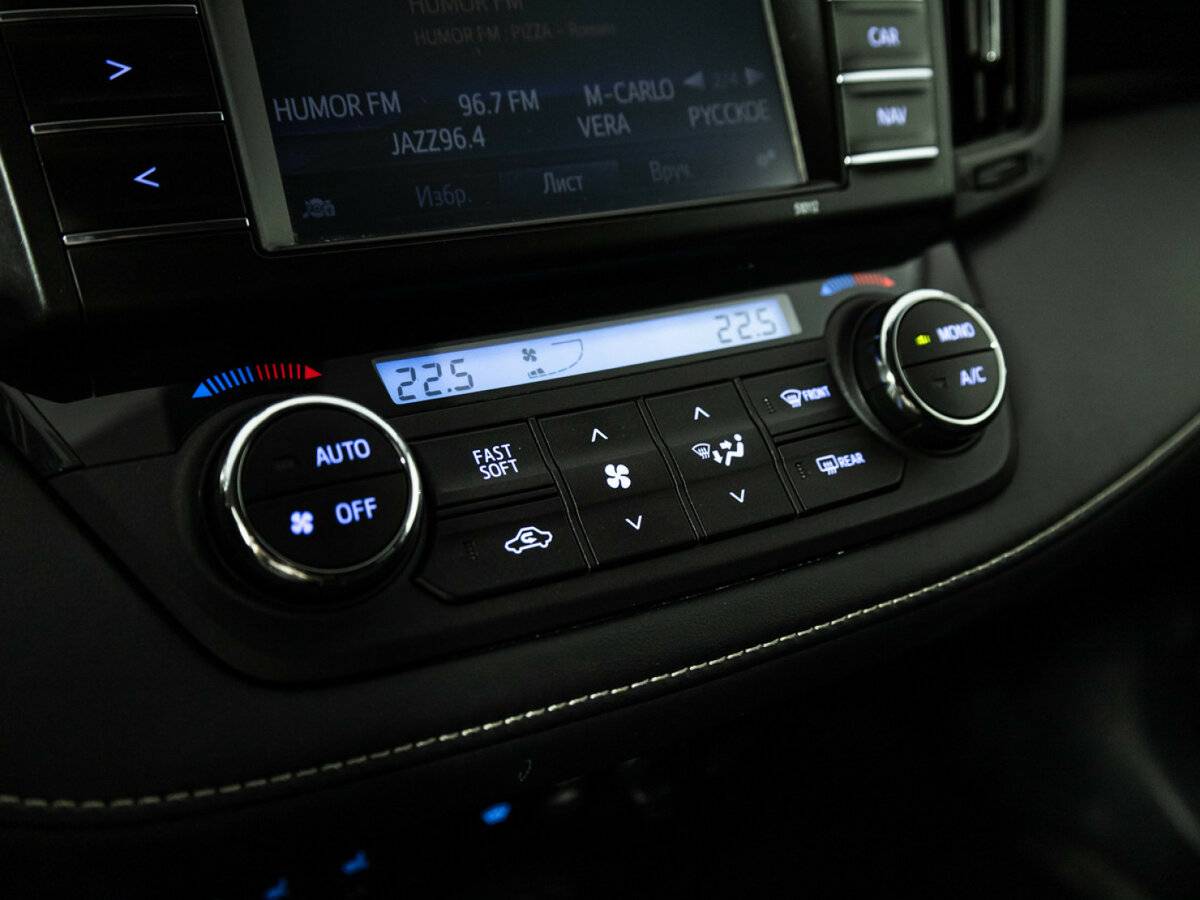 Toyota RAV4 с пробегом — 2016 год. Фото: #14