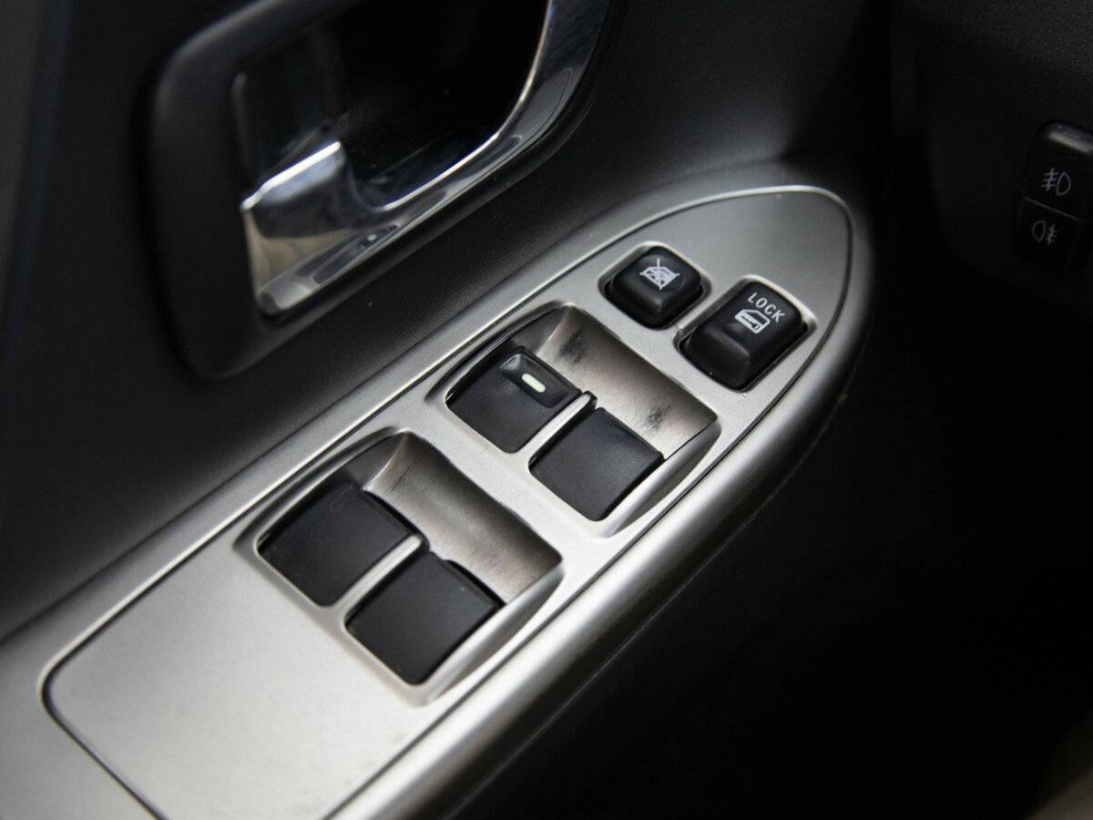 Mitsubishi Pajero с пробегом — 2013 год. Фото: #15