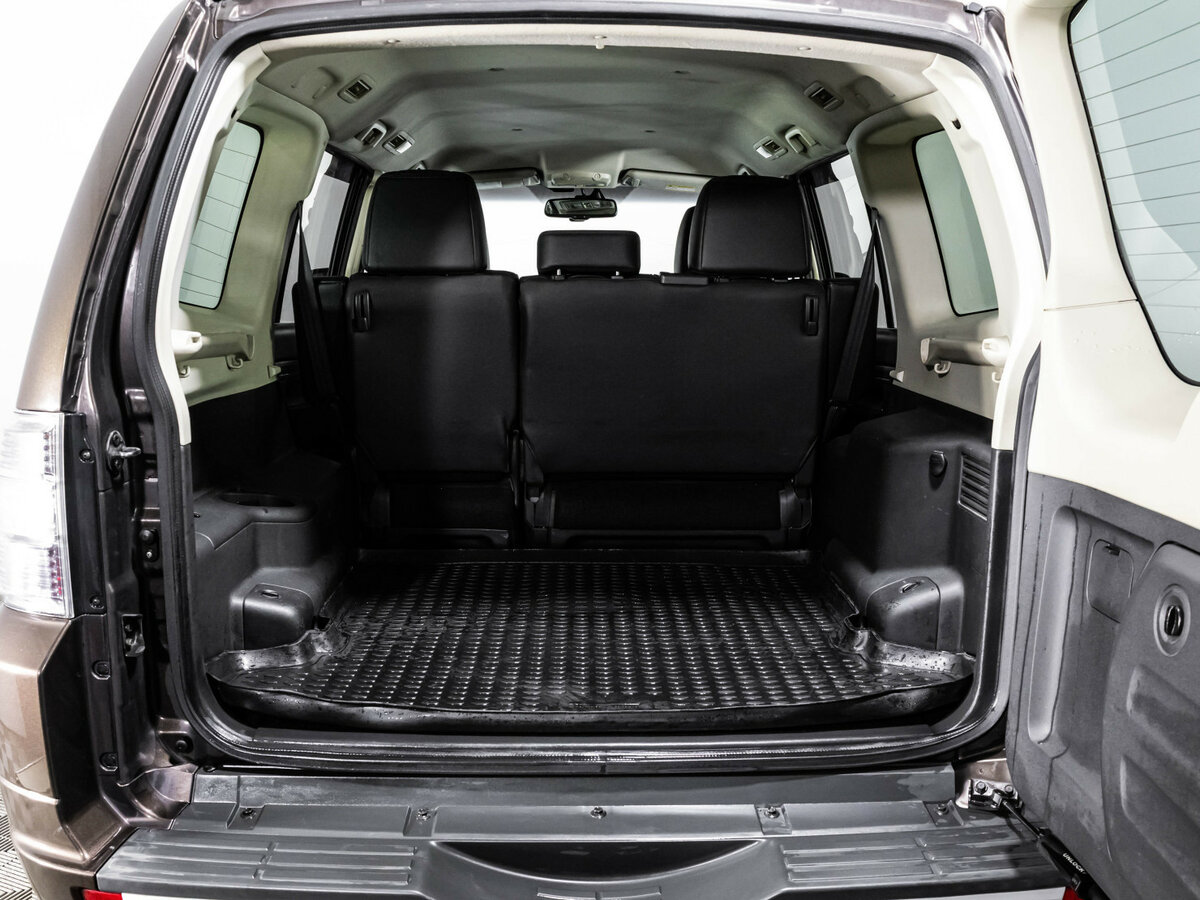 Mitsubishi Pajero с пробегом — 2017 год. Фото: #33