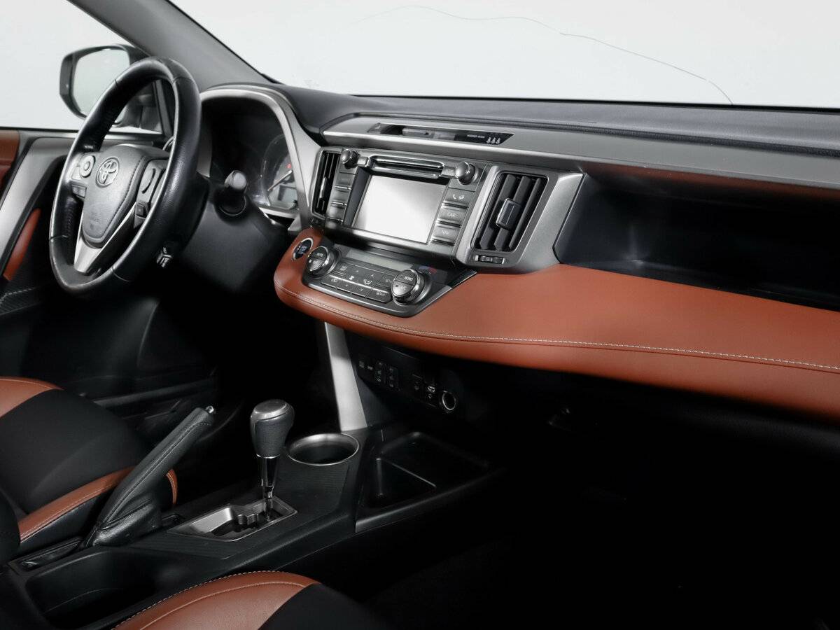Toyota RAV4 с пробегом — 2013 год. Фото: #8