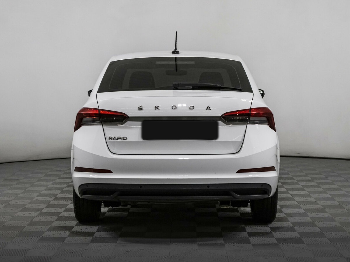 Skoda Rapid с пробегом — 2021 год. Фото: #4