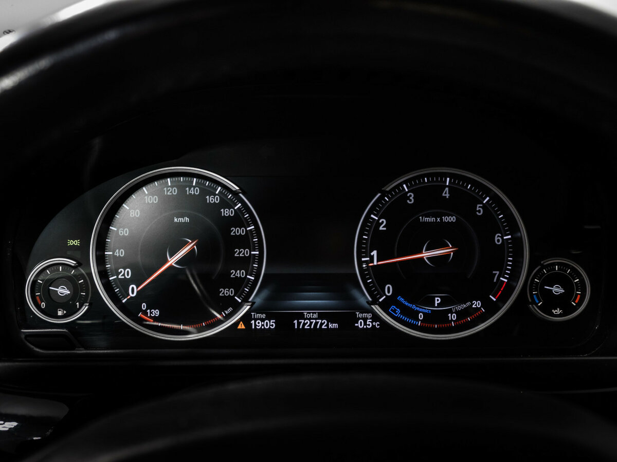 BMW 5 серии с пробегом — 2015 год. Фото: #8