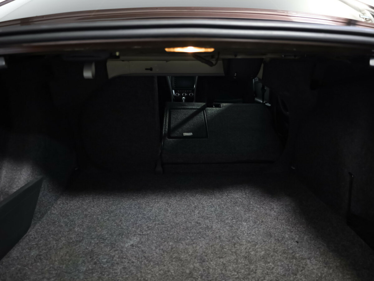 Volkswagen Jetta с пробегом — 2014 год. Фото: #21