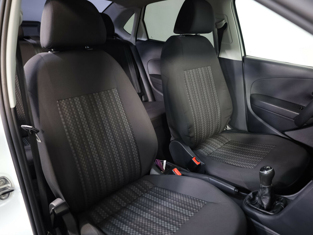 Volkswagen Polo с пробегом — 2018 год. Фото: #13