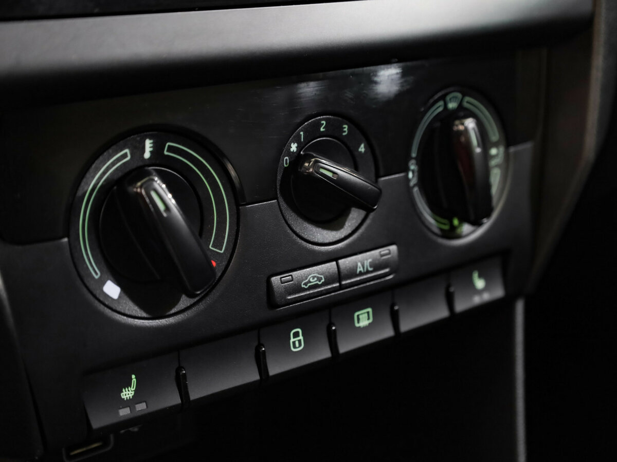 Skoda Rapid с пробегом — 2018 год. Фото: #13