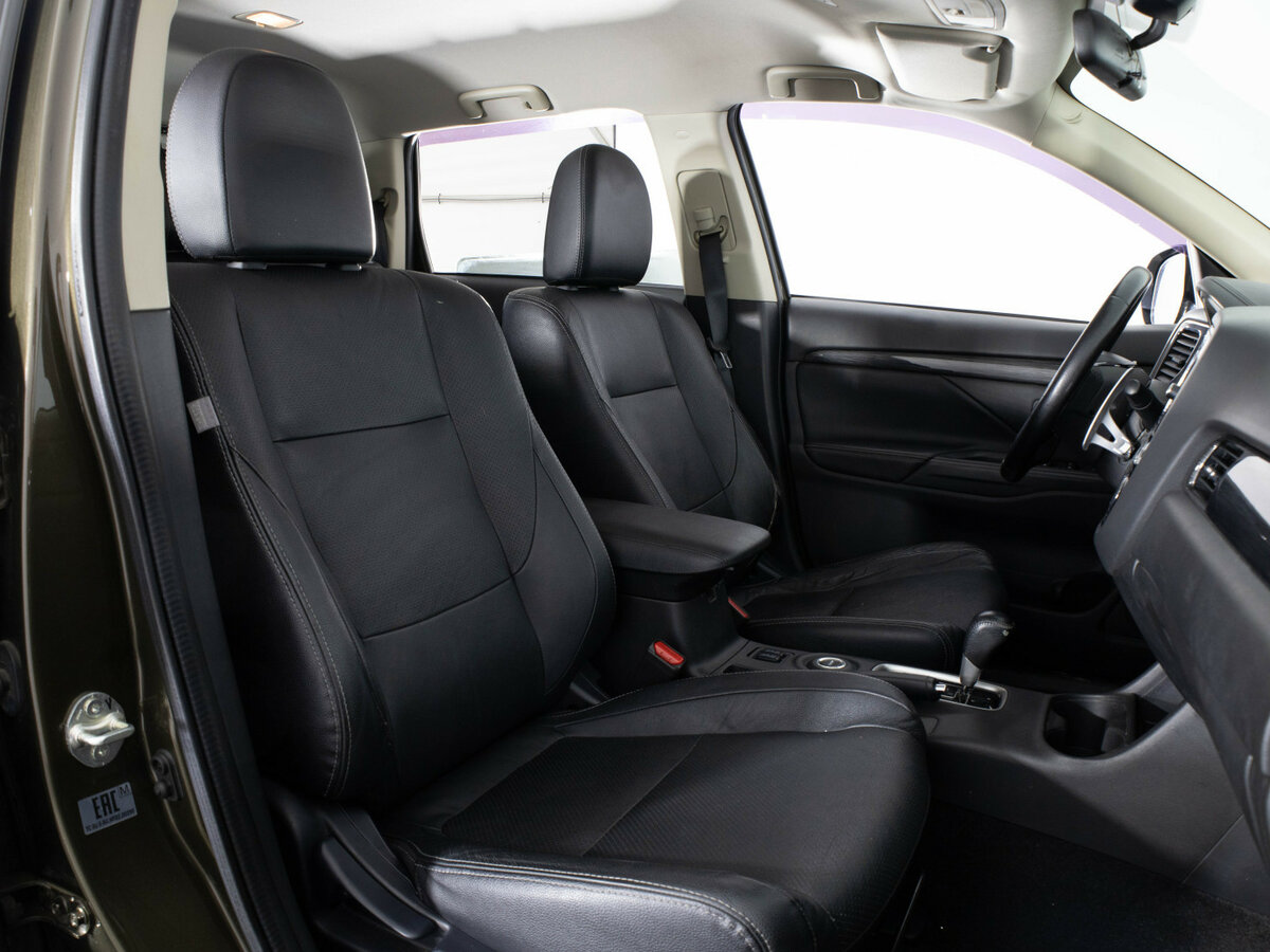 Mitsubishi Outlander с пробегом — 2016 год. Фото: #12