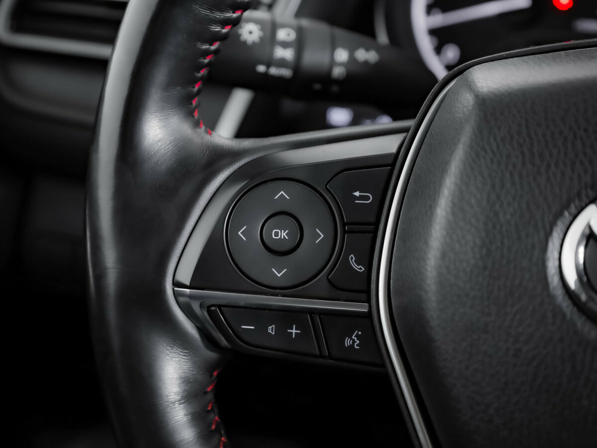 Toyota Camry с пробегом — 2021 год. Фото: #12