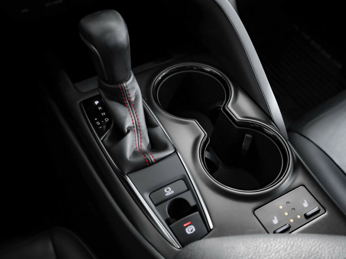 Toyota Camry с пробегом — 2021 год. Фото: #16