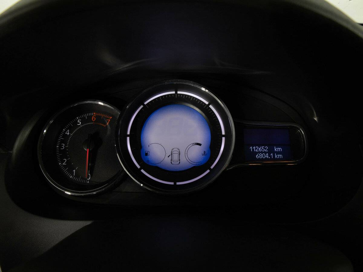 Renault Fluence с пробегом — 2014 год. Фото: #8