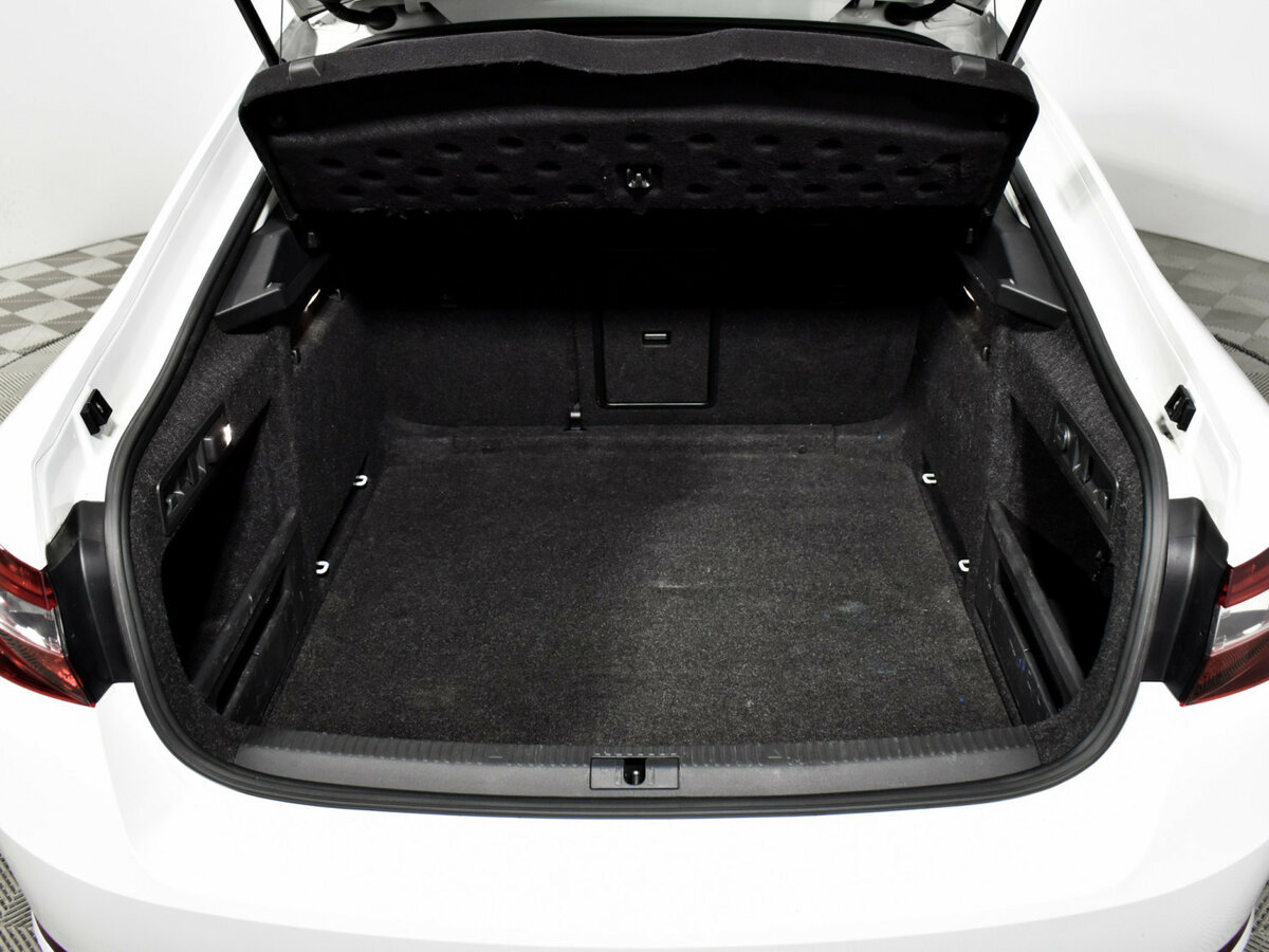 Skoda Superb с пробегом — 2018 год. Фото: #17