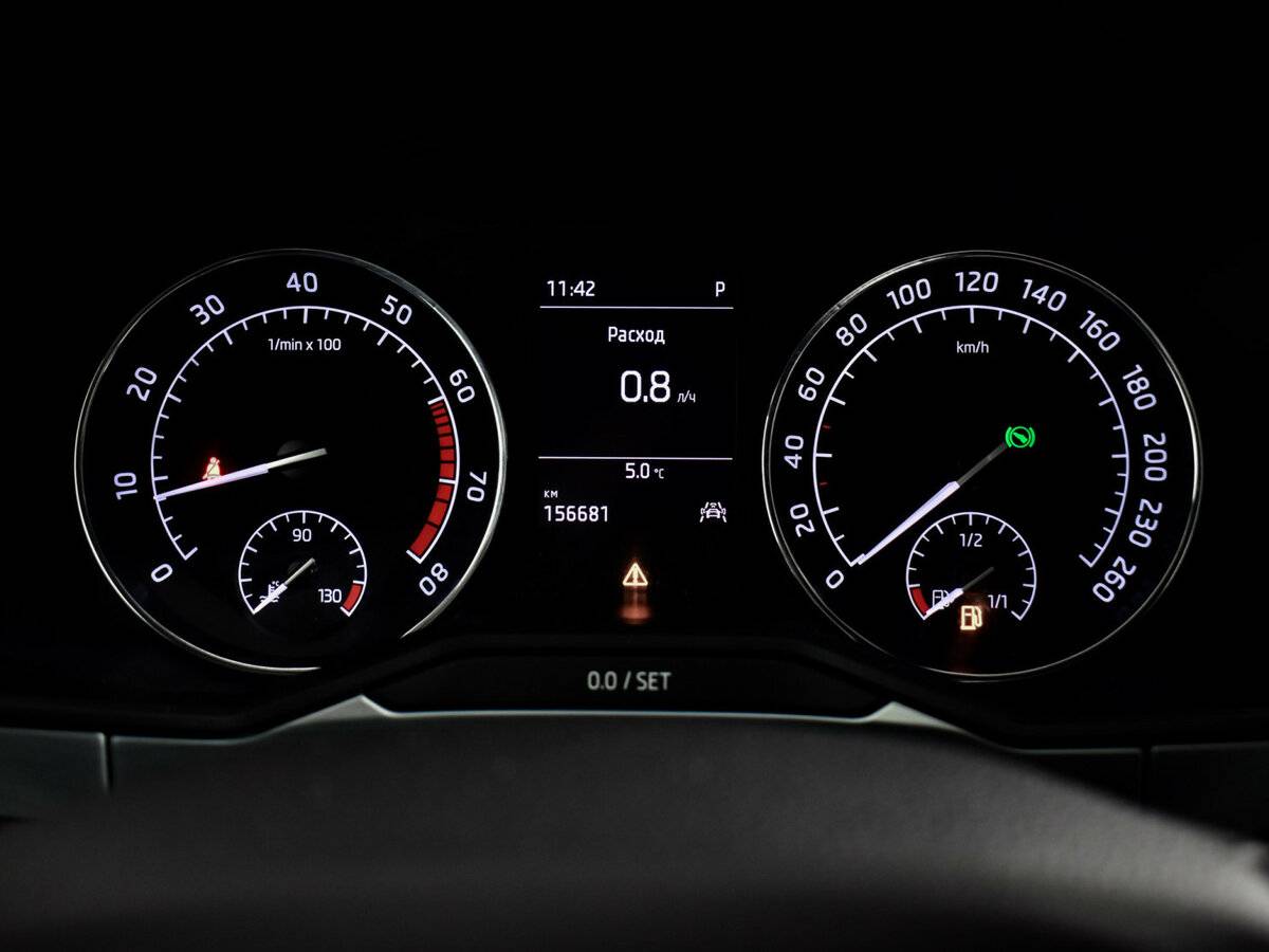 Skoda Superb с пробегом — 2018 год. Фото: #18