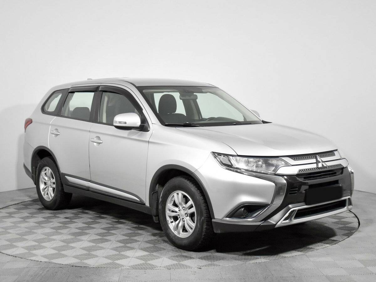 Mitsubishi Outlander с пробегом — 2018 год. Фото: #2
