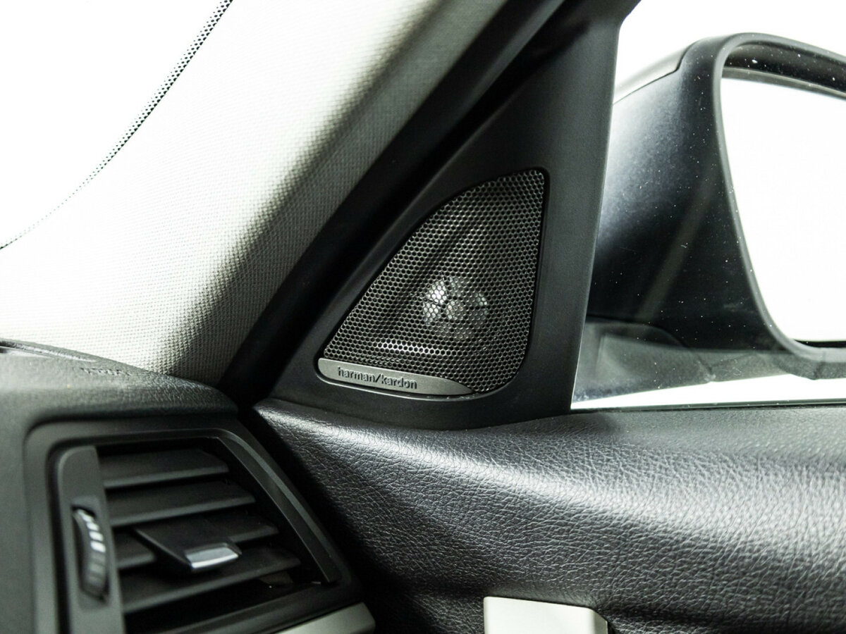 BMW 3 серии с пробегом — 2015 год. Фото: #16