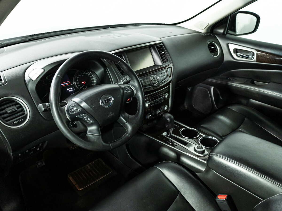 Nissan Pathfinder с пробегом — 2015 год. Фото: #8