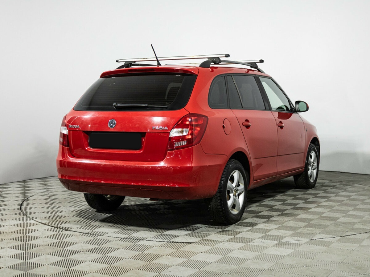 Skoda Fabia с пробегом — 2014 год. Фото: #3