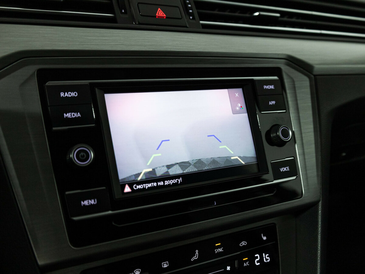 Volkswagen Passat с пробегом — 2021 год. Фото: #14