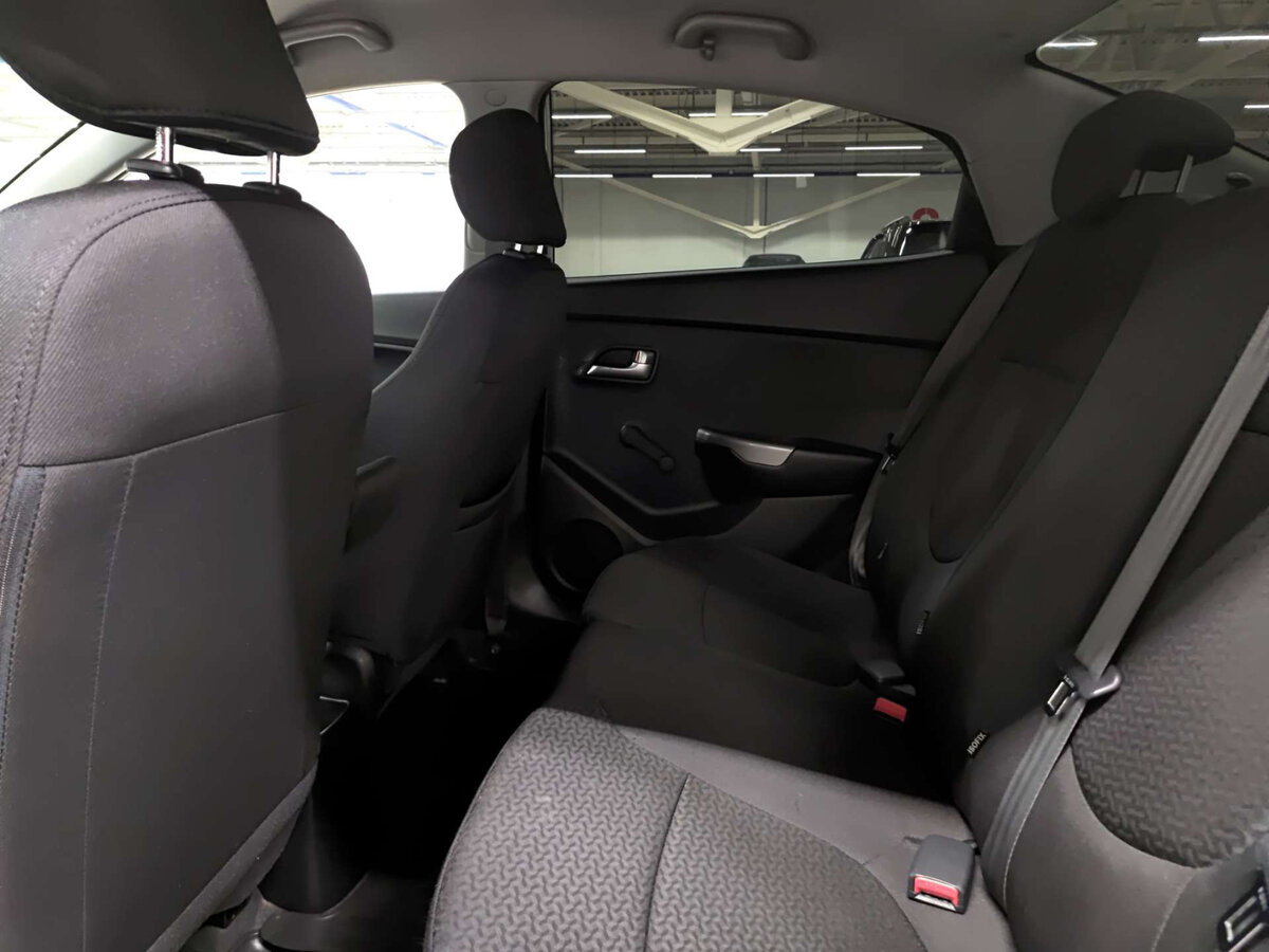 Kia Rio с пробегом — 2014 год. Фото: #10