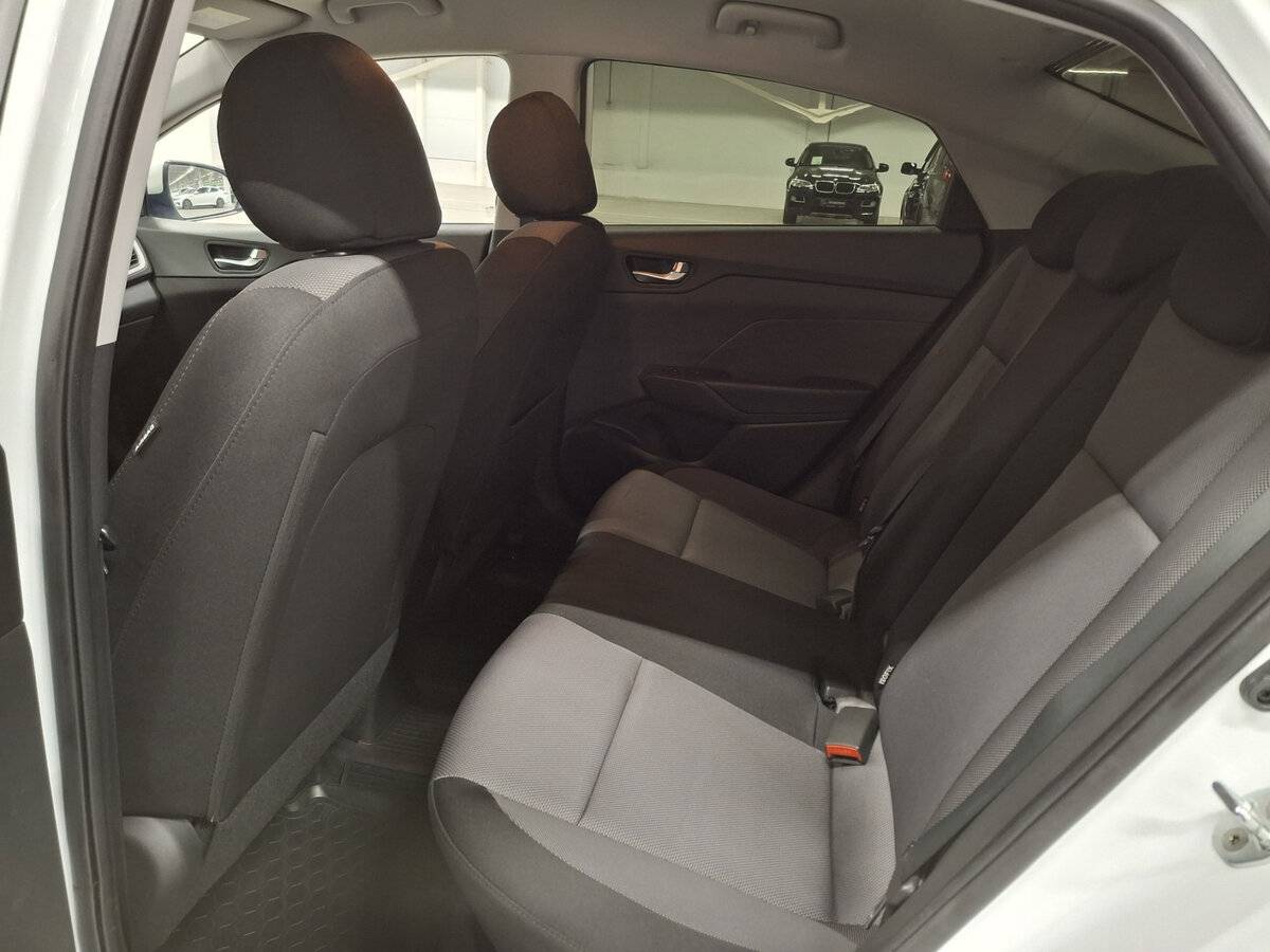 Hyundai Solaris с пробегом — 2017 год. Фото: #11