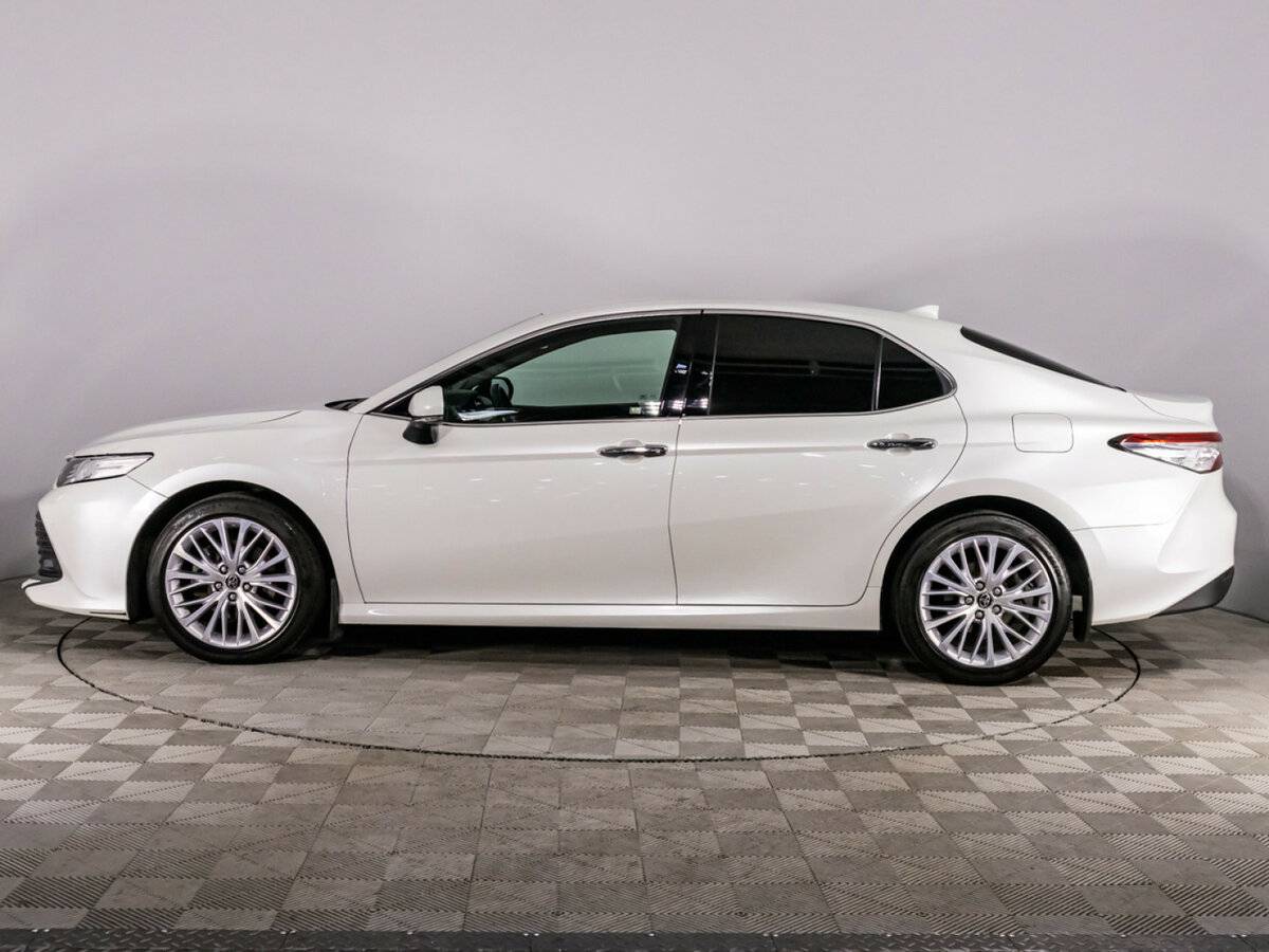 Toyota Camry с пробегом — 2019 год. Фото: #7