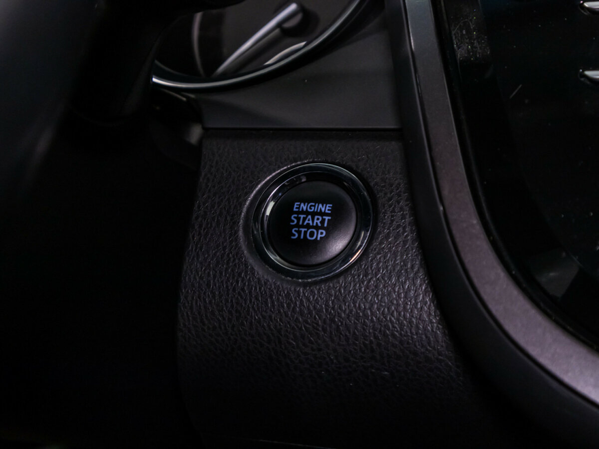 Toyota Camry с пробегом — 2019 год. Фото: #21