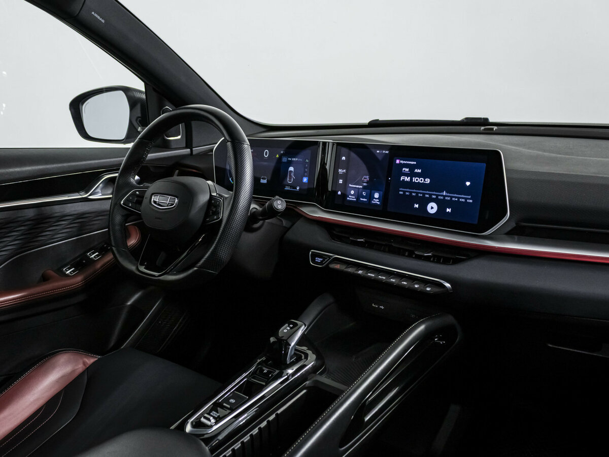 Geely Coolray с пробегом — 2023 год. Фото: #6