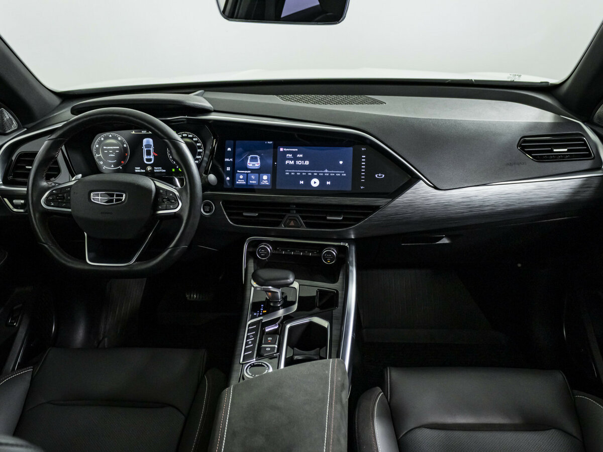 Geely Tugella с пробегом — 2023 год. Фото: #9