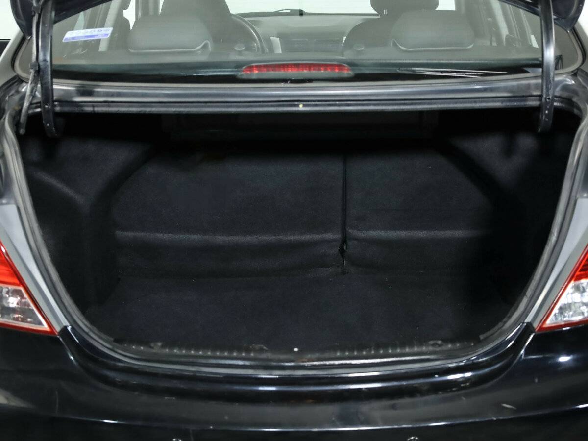 Hyundai Solaris с пробегом — 2013 год. Фото: #27