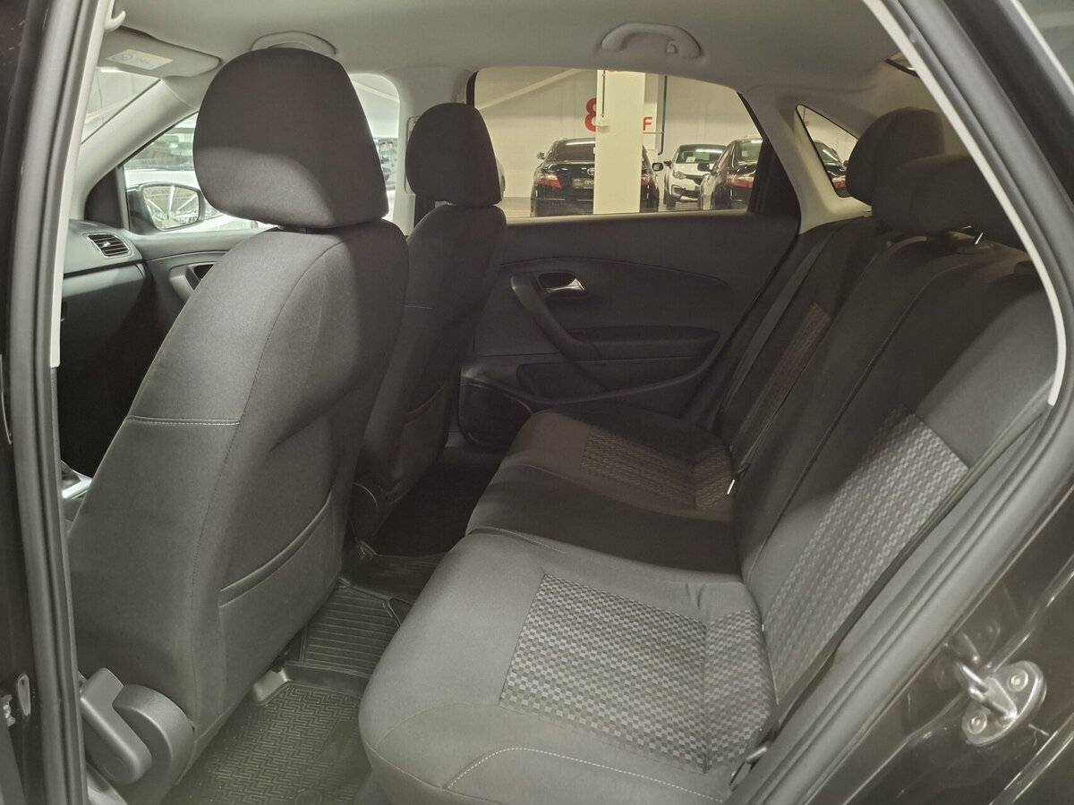 Volkswagen Polo с пробегом — 2017 год. Фото: #11