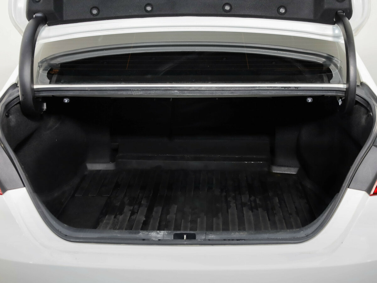 Toyota Camry с пробегом — 2021 год. Фото: #2