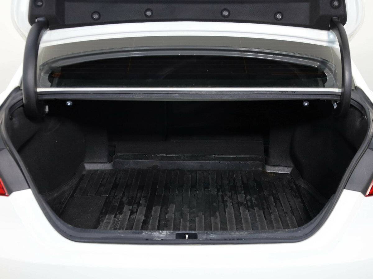 Toyota Camry с пробегом — 2021 год. Фото: #10