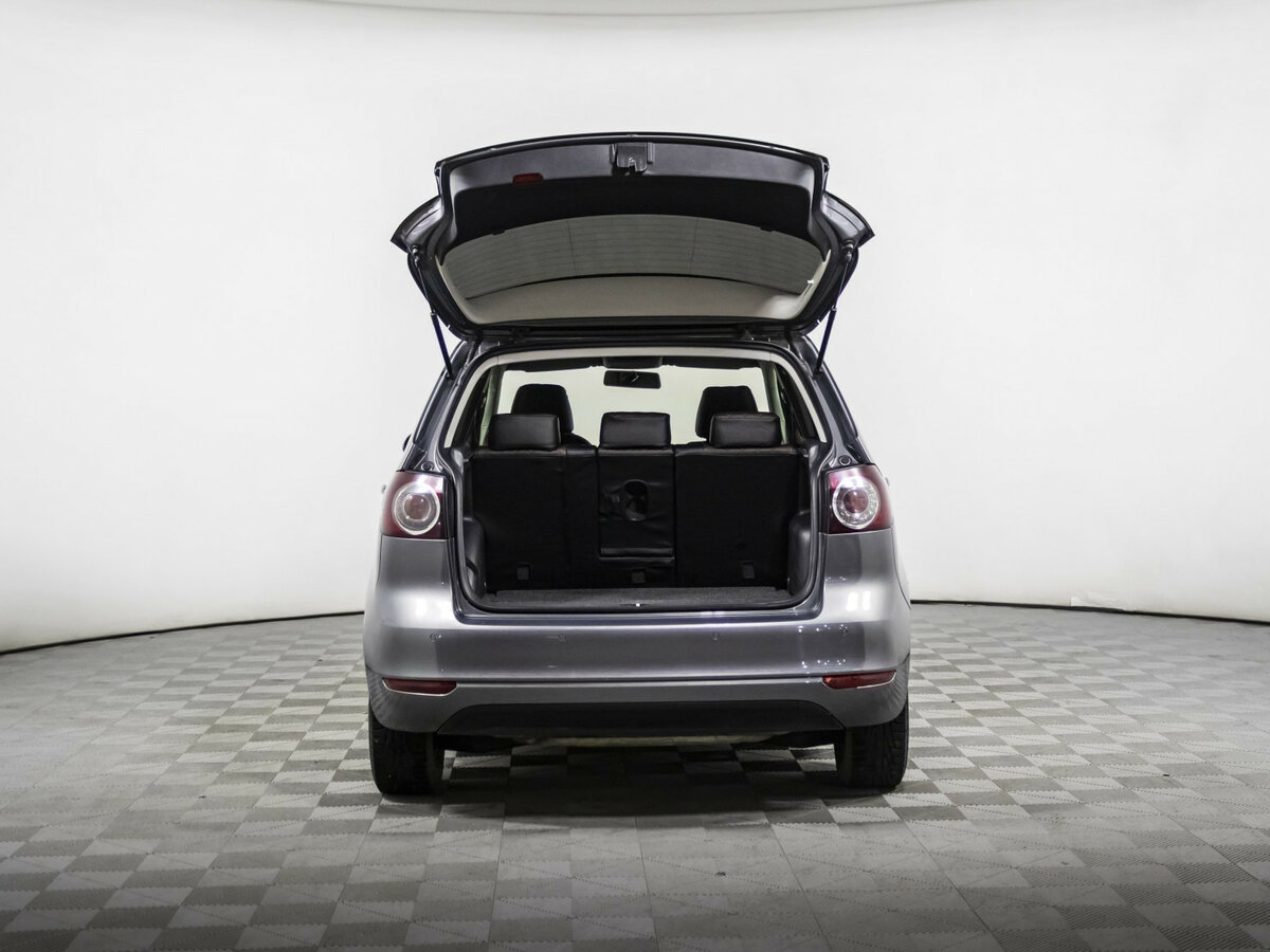 Volkswagen Golf Plus с пробегом — 2013 год. Фото: #13