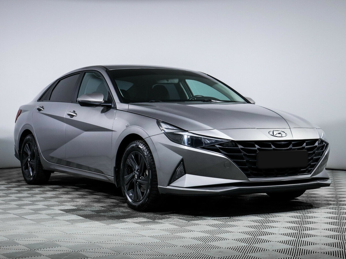 Hyundai Elantra с пробегом — 2021 год. Фото: #2