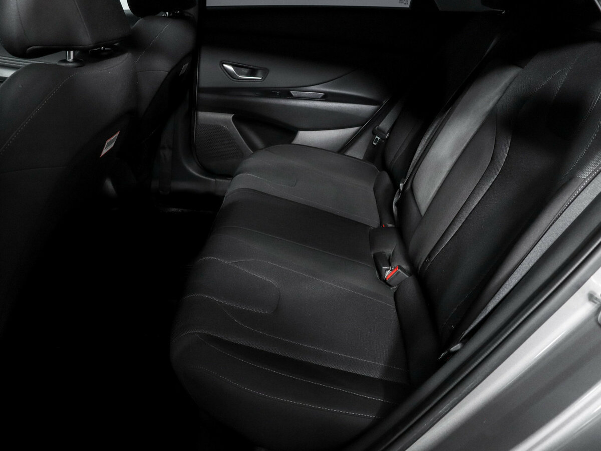Hyundai Elantra с пробегом — 2021 год. Фото: #7